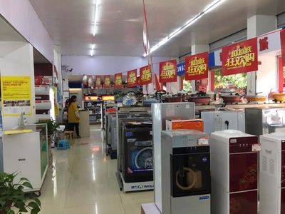 大批恭城人涌向24米街搶購家電，是沖動(dòng)消費(fèi)還是明智之選？